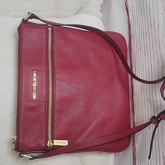 MICHAEL Michael Kors Red Leather  Crossbody Bag - Picture 2 of 8
